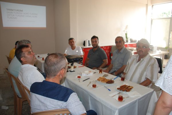 Turizm Fakültesi Öğretim Üyelerimiz Gazipaşalı Çiftçilerle Buluştu