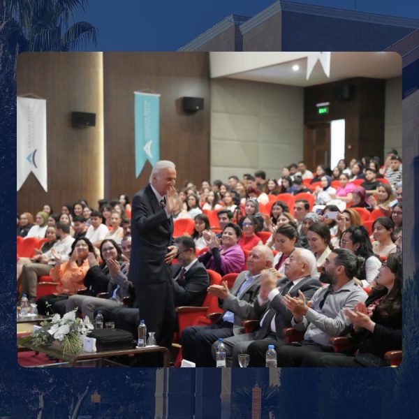 Ünlü Sanatçı ve Çevre Bilimleri Uzmanı EDİZ HUN Üniversitemizde Öğrencilerle Buluştu