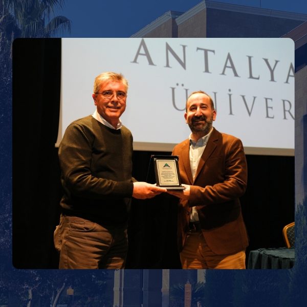 Üniversitemizde "Belirsizlik Çağında ABD'yi Anlamak" Konferansı Gerçekleştirildi