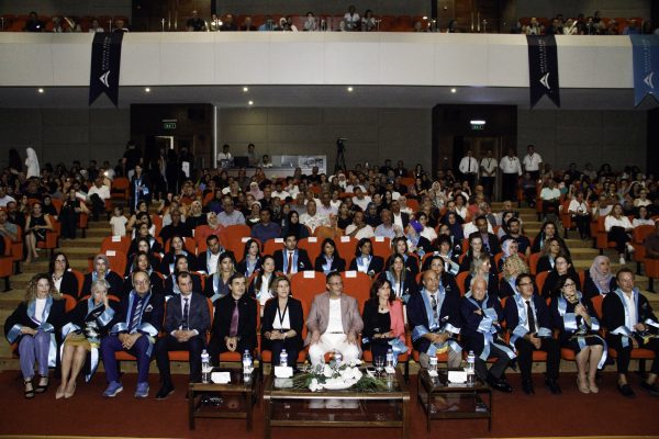 Sağlık Bilimleri Fakültesi'nde "Beyaz Önlük Giyme Töreni" Düzenlendi.