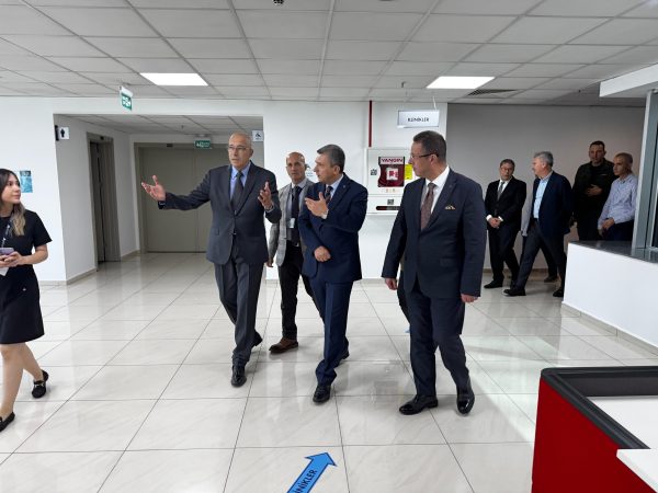 Antalya'da Bilim Üniversitesi Ağız ve Diş Sağlığı Uygulama Araştırma Merkezi öğrenci kliniği açıldı