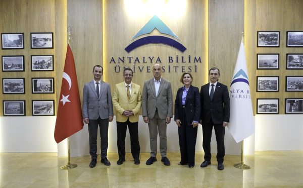 Antalya Bilim Üniversitesi’ne Mütevelli Heyeti Başkanımız Fettah Tamince’den Ziyaret