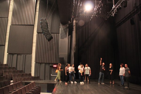 iaed-2002-tasarim-studyosu-dersi-kapsaminda-yapilan-alan-gezisi-turkan-soray-kultur-merkezi5d8b29961c200.jpeg