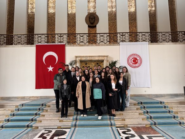 iisbf-ogrencileri-ankara-da-tbmm-anitkabir-millet-kutuphanesi-ve-disisleri-bakanligi-ziyaret-edildi684a9e76edd87.jpeg