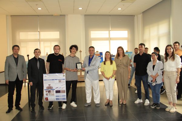 muhendislik-ve-doga-bilimleri-fakultesi-ogrencilerinin-bitirme-projesi-poster-sunumlari664f392ee68ca.jpeg
