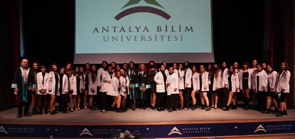 beyaz-onluk-giyme-toreni-161baf71e90308.jpeg