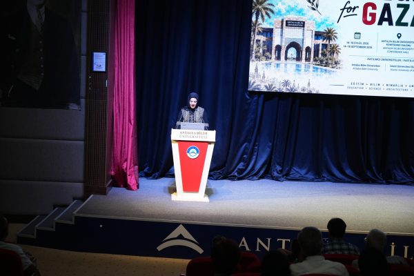 Bilimin ve Umudun Sesi Antalya’dan Gazze’ye Uzandı: “Science Cafe for Gaza” Antalya Bilim Üniversitesinde Gerçekleştirildi